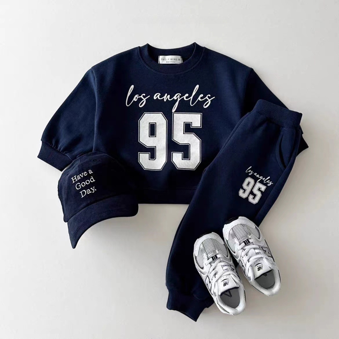 Running Gear Kids - Chłopięcy komplet dresowy z nadrukiem cyfr